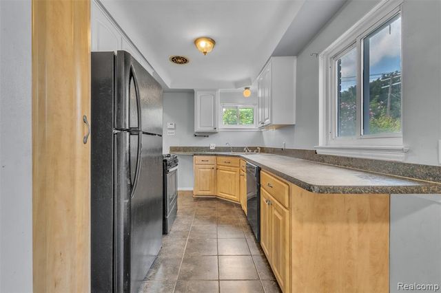 16625 Beech Daly Road, Redford, MI 48240
