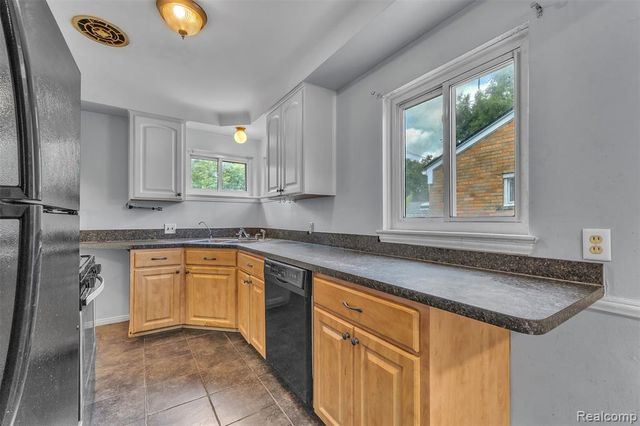16625 Beech Daly Road, Redford, MI 48240