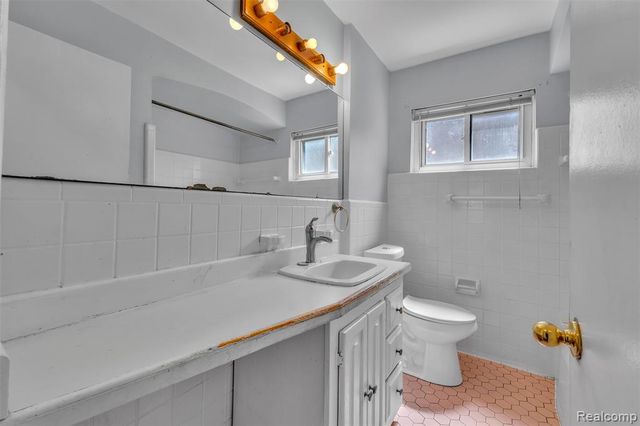 16625 Beech Daly Road, Redford, MI 48240