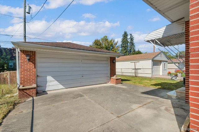 3330 Detroit Street, Dearborn, MI 48124