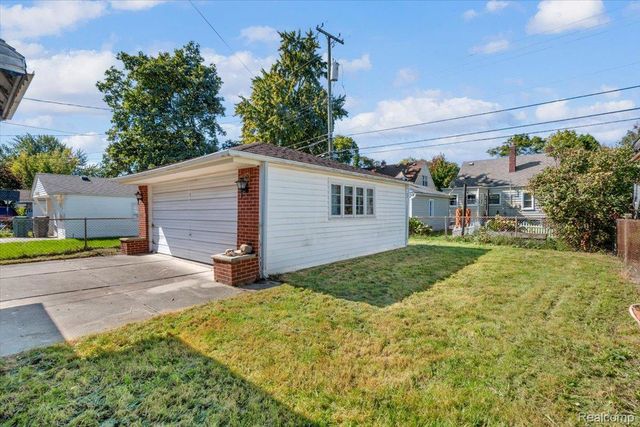 3330 Detroit Street, Dearborn, MI 48124