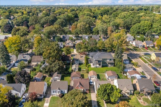 3330 Detroit Street, Dearborn, MI 48124
