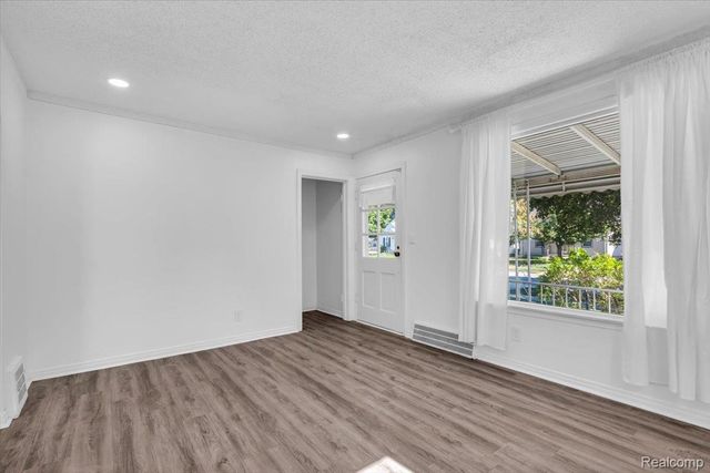 3330 Detroit Street, Dearborn, MI 48124