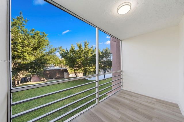 9601 Sunrise Lakes Blvd 206, Sunrise, FL 33322