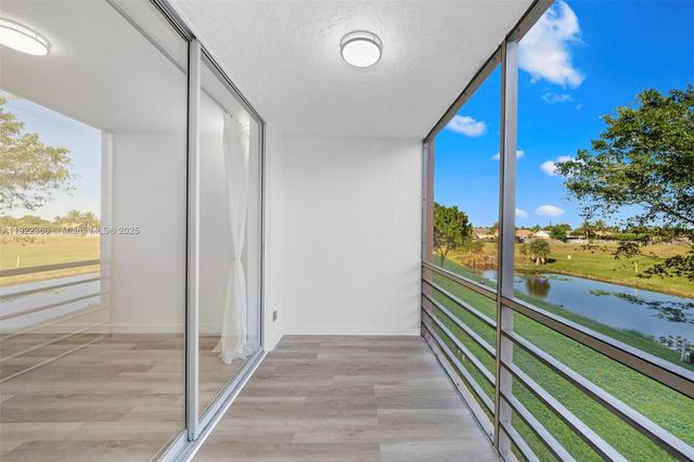 9601 Sunrise Lakes Blvd 206, Sunrise, FL 33322