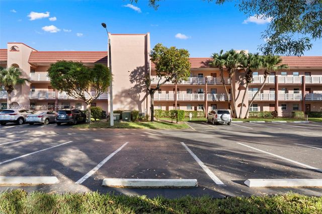 9601 Sunrise Lakes Blvd 206, Sunrise, FL 33322