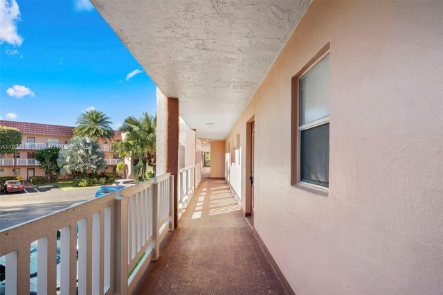 9601 Sunrise Lakes Blvd 206, Sunrise, FL 33322