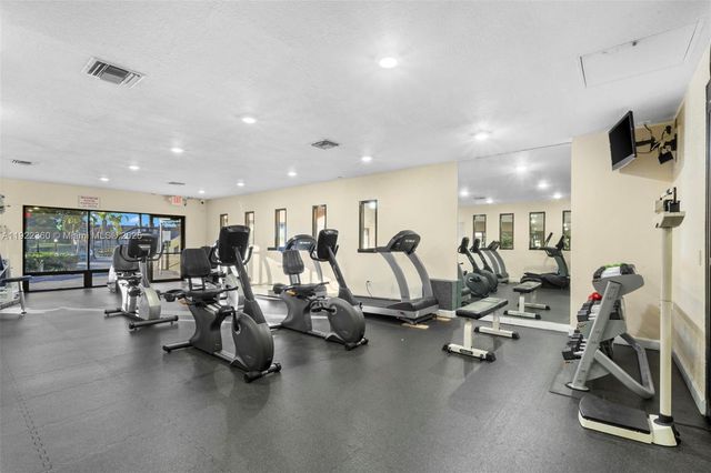 9601 Sunrise Lakes Blvd 206, Sunrise, FL 33322