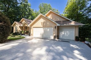227 Pineneedle Drive, Westminster, SC 29693