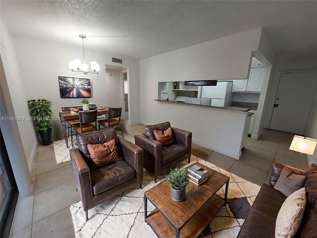 4463 Treehouse Ln D, Tamarac, FL 33319