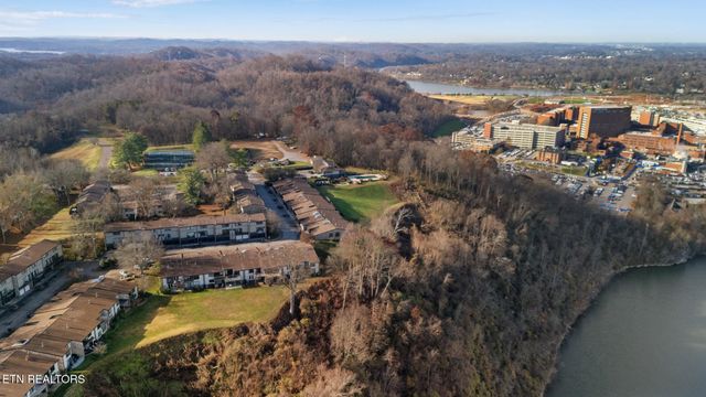 1900 Cherokee Bluff Drive, Knoxville, TN 37920