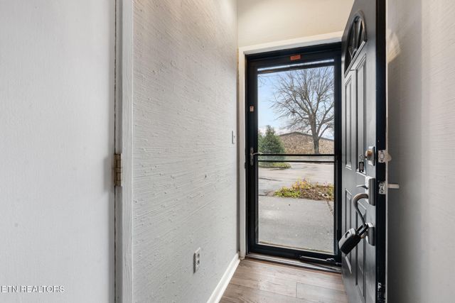 1900 Cherokee Bluff Drive, Knoxville, TN 37920