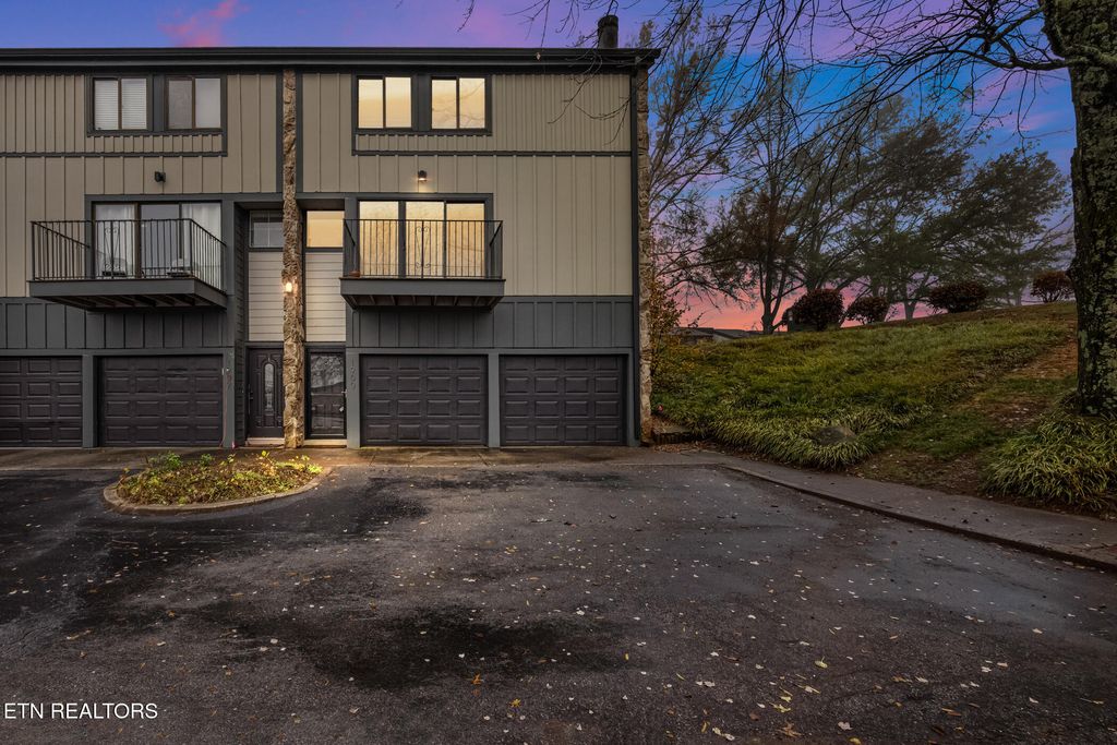 1900 Cherokee Bluff Drive, Knoxville, TN 37920