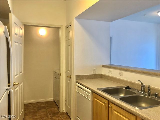 6955 North Durango Drive 2090, Las Vegas, NV 89149