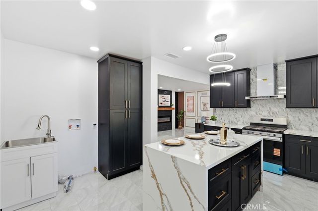 18114 Schoenborn, Northridge, CA 91325