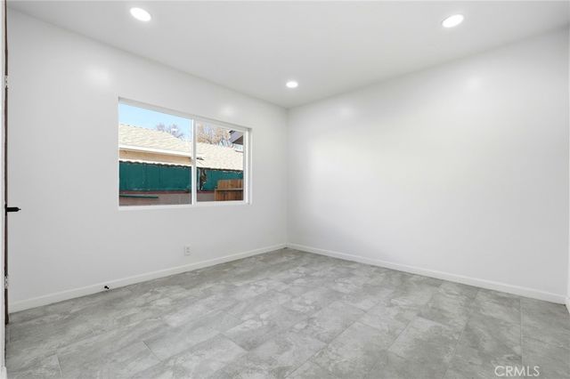 18114 Schoenborn, Northridge, CA 91325