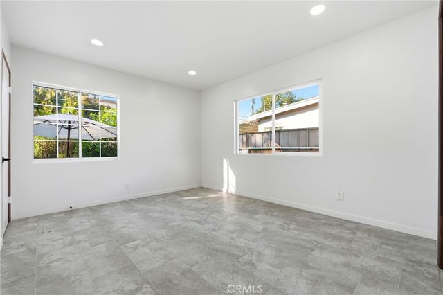 18114 Schoenborn, Northridge, CA 91325