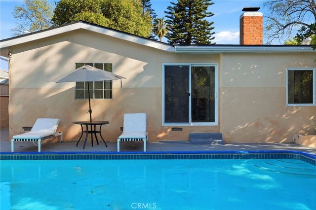18114 Schoenborn, Northridge, CA 91325