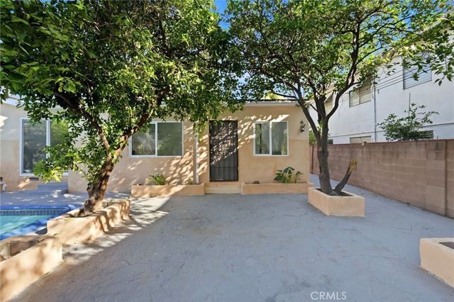 18114 Schoenborn, Northridge, CA 91325