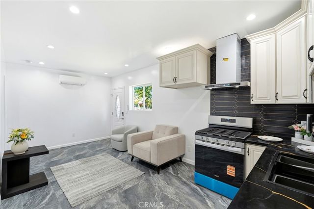 18114 Schoenborn, Northridge, CA 91325