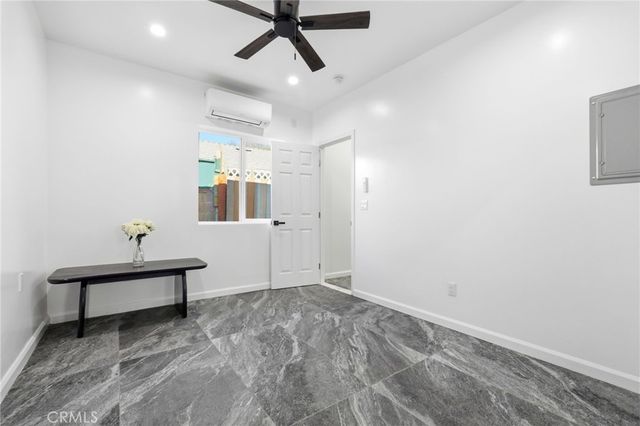 18114 Schoenborn, Northridge, CA 91325