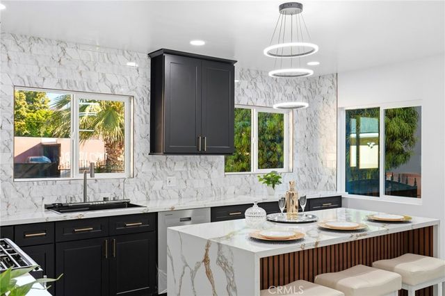 18114 Schoenborn, Northridge, CA 91325