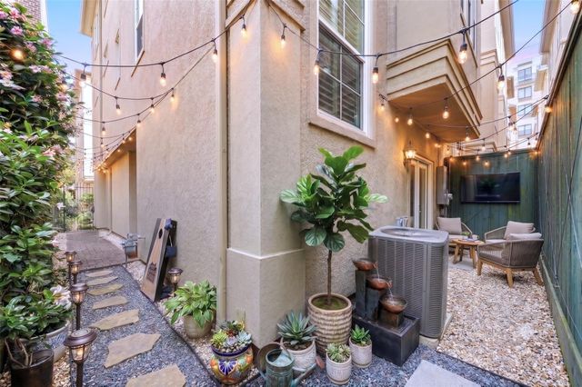 119 Dennis Street, Houston, TX 77006