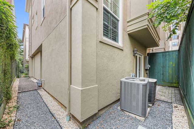 119 Dennis Street, Houston, TX 77006