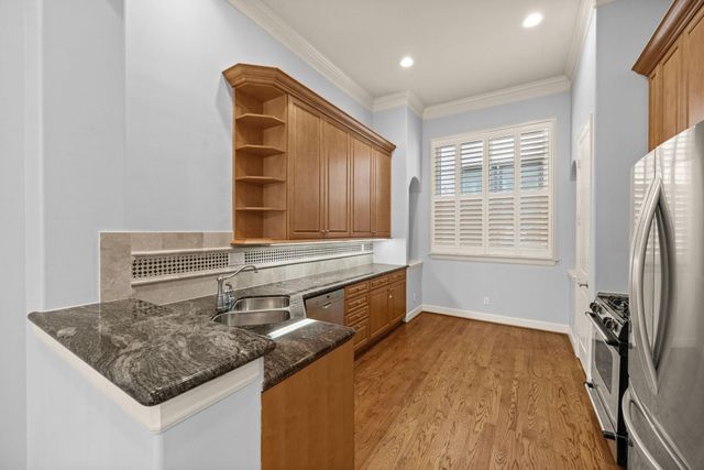 119 Dennis Street, Houston, TX 77006