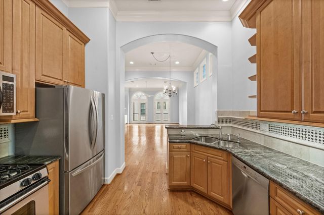 119 Dennis Street, Houston, TX 77006