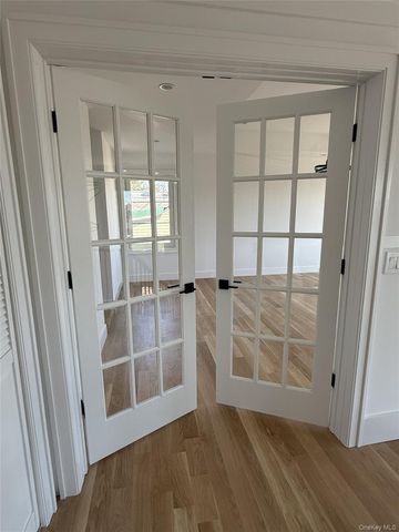 2661 Hyacinth Street, Westbury, NY 11590