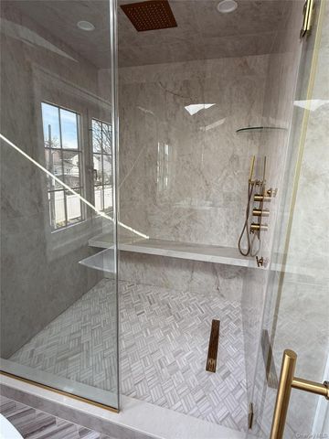 2661 Hyacinth Street, Westbury, NY 11590