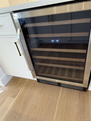 2661 Hyacinth Street, Westbury, NY 11590