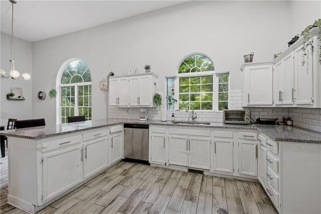 14 Nature Walk Road SW, Rome, GA 30161
