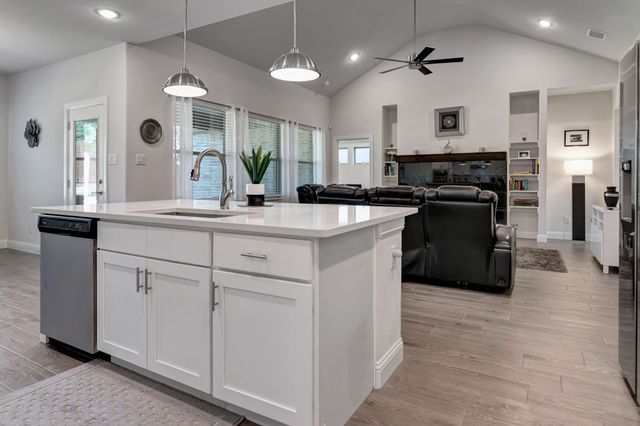 237 Gardenia Drive, Azle, TX 76020