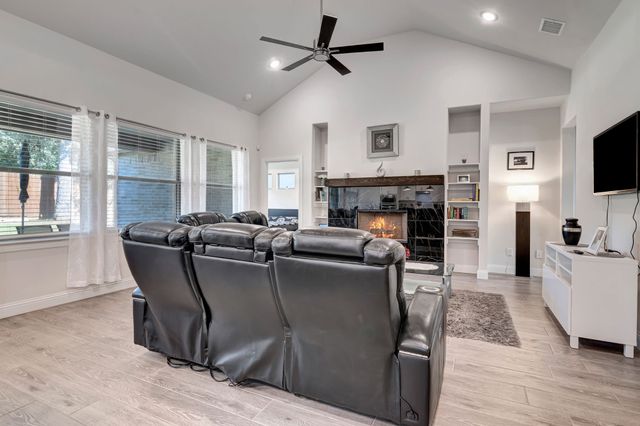 237 Gardenia Drive, Azle, TX 76020