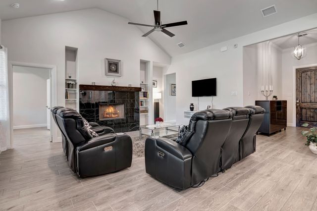237 Gardenia Drive, Azle, TX 76020