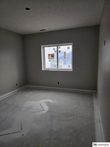 225 Kristi Lane, Hickman, NE 68372