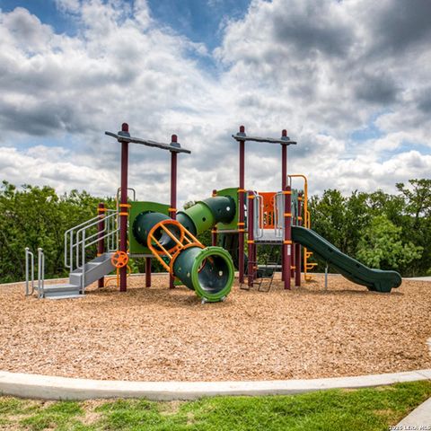 925 Armadillo, Seguin, TX 78155