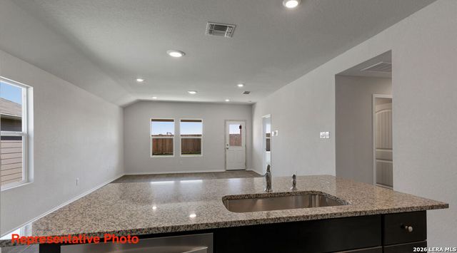 925 Armadillo, Seguin, TX 78155