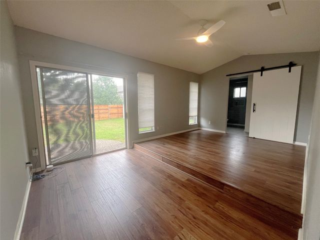 8702 Dawnridge CIR, Austin, TX 78757