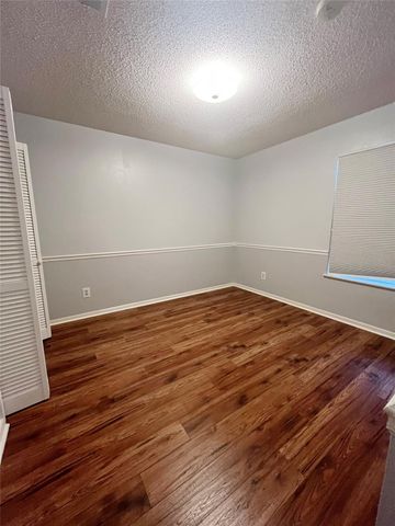 8702 Dawnridge CIR, Austin, TX 78757