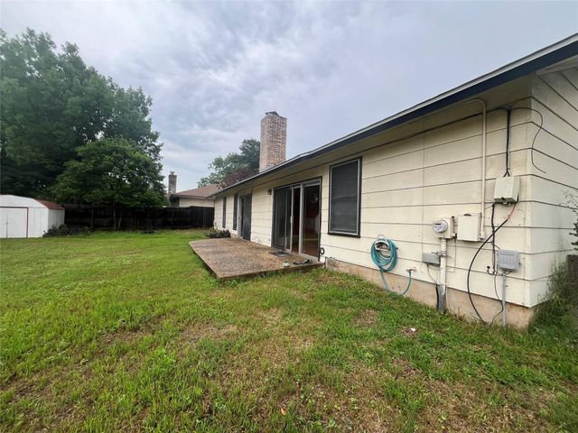 8702 Dawnridge CIR, Austin, TX 78757