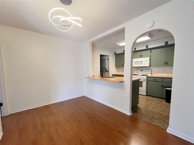 8702 Dawnridge CIR, Austin, TX 78757