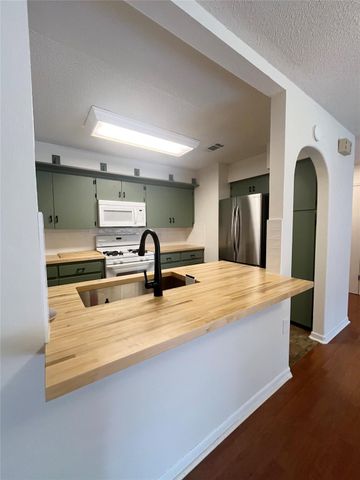 8702 Dawnridge CIR, Austin, TX 78757