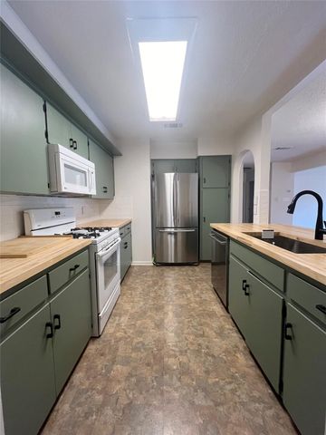 8702 Dawnridge CIR, Austin, TX 78757