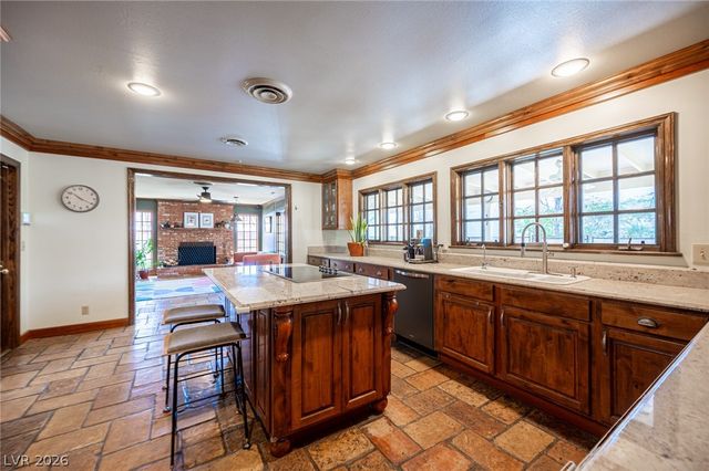 3675 Greencrest Drive, Las Vegas, NV 89121