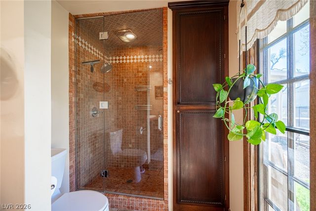 3675 Greencrest Drive, Las Vegas, NV 89121