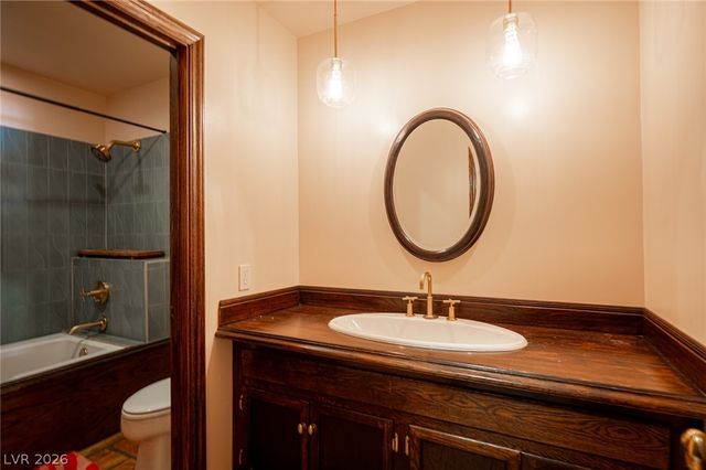 3675 Greencrest Drive, Las Vegas, NV 89121