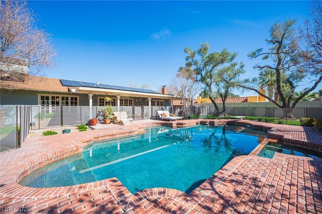 3675 Greencrest Drive, Las Vegas, NV 89121